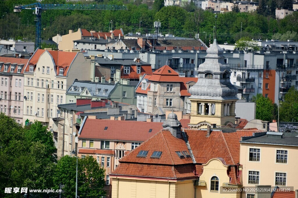  洲城市多彩屋顶景观