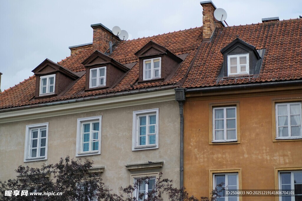 欧式多彩屋顶建筑景观