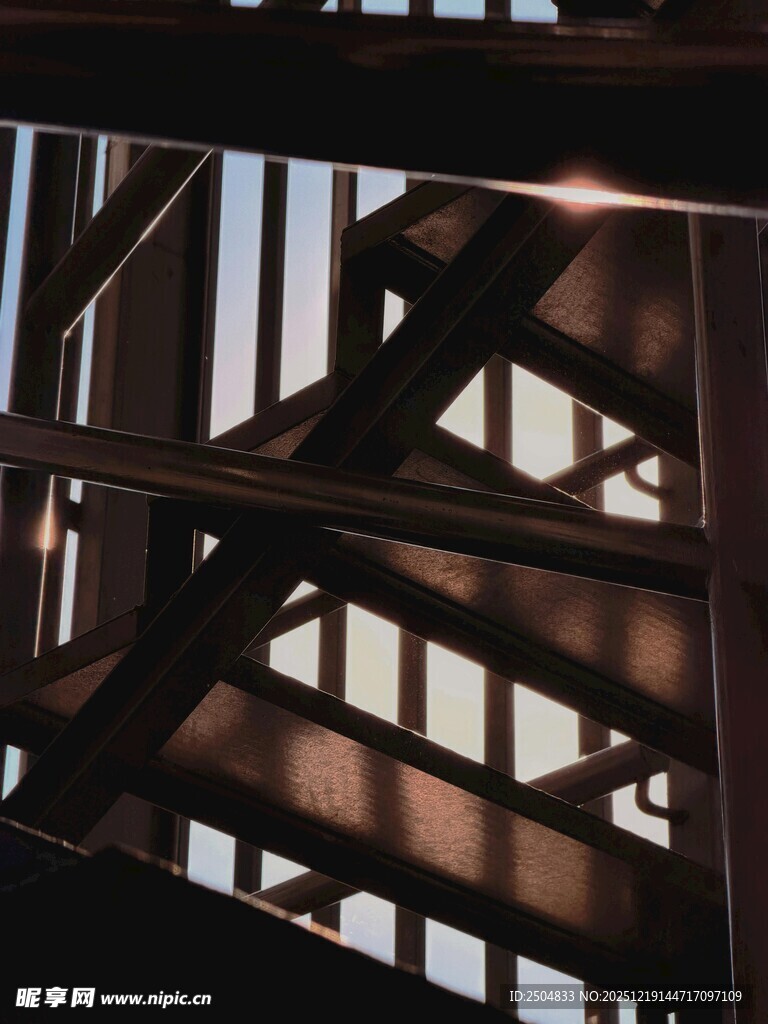 工业风金属结构建筑细节