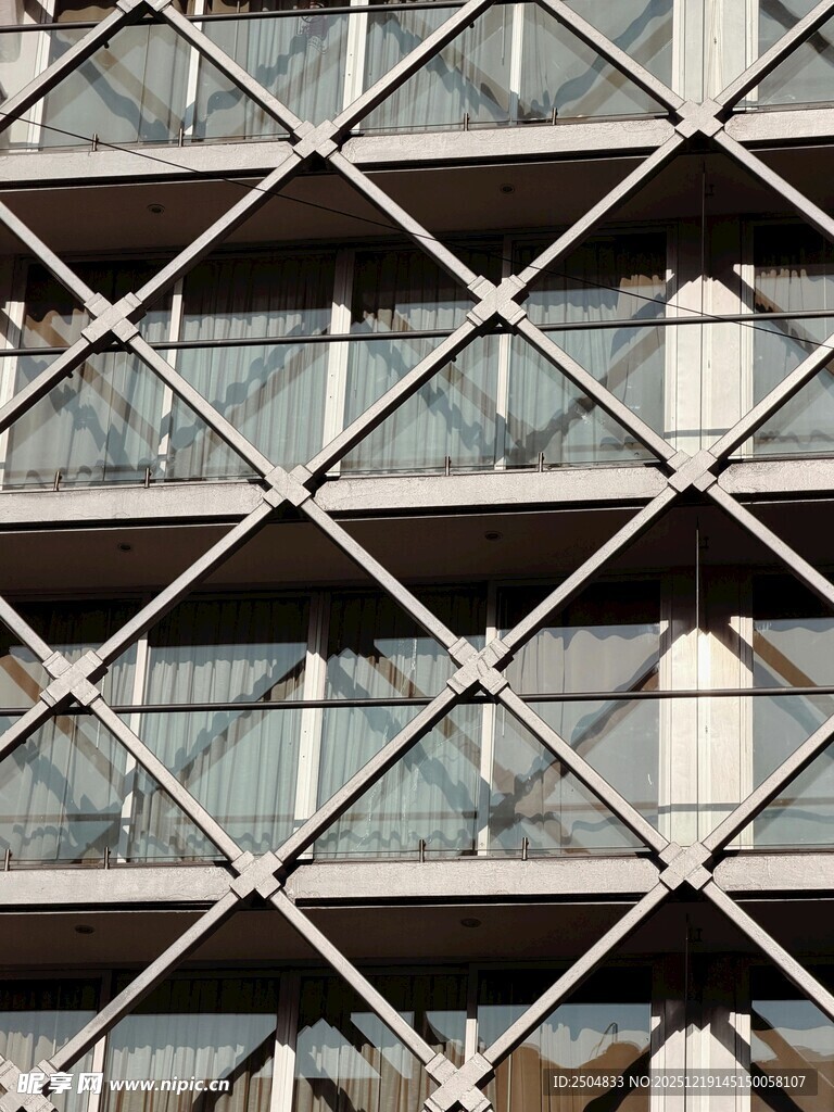 现代建筑几何结构外立面