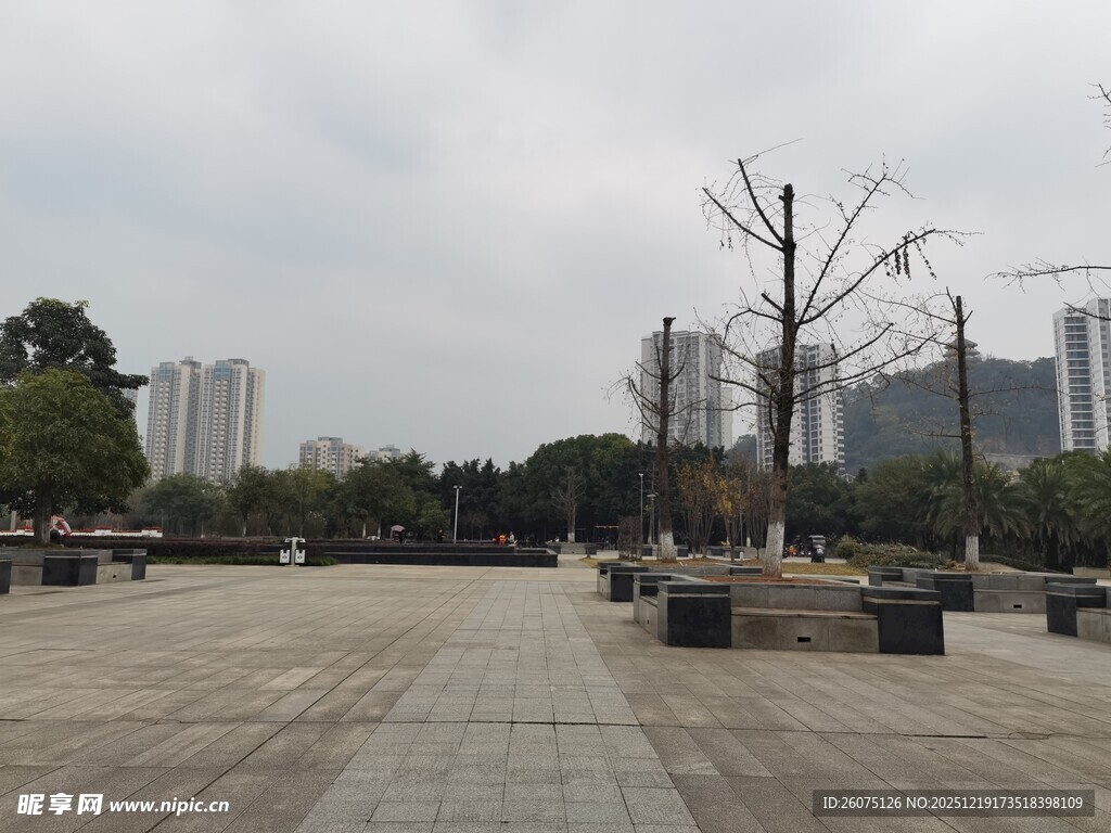 城市广场开阔景观