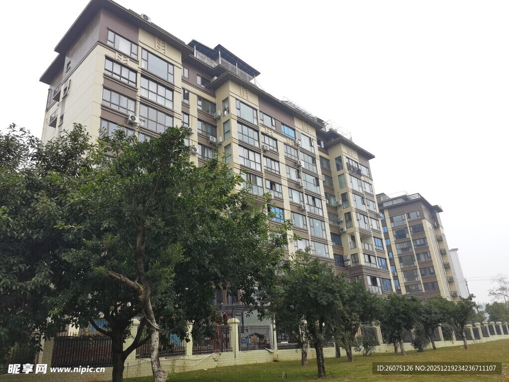 现代高层住宅与绿化景观