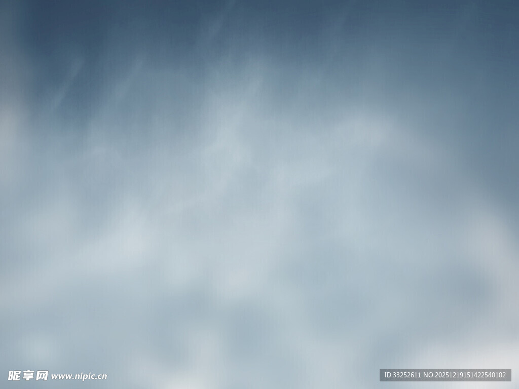 天空中的轻柔云朵