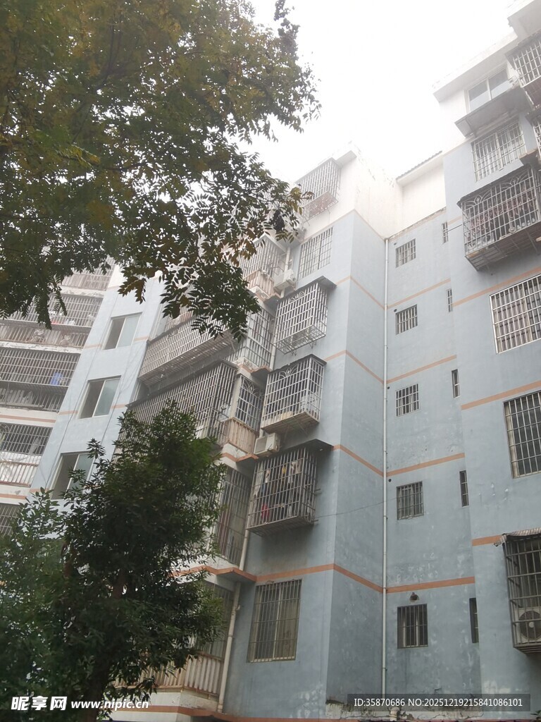 居民楼外观景象