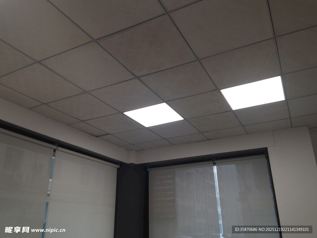 现代简约风格办公室天花板
