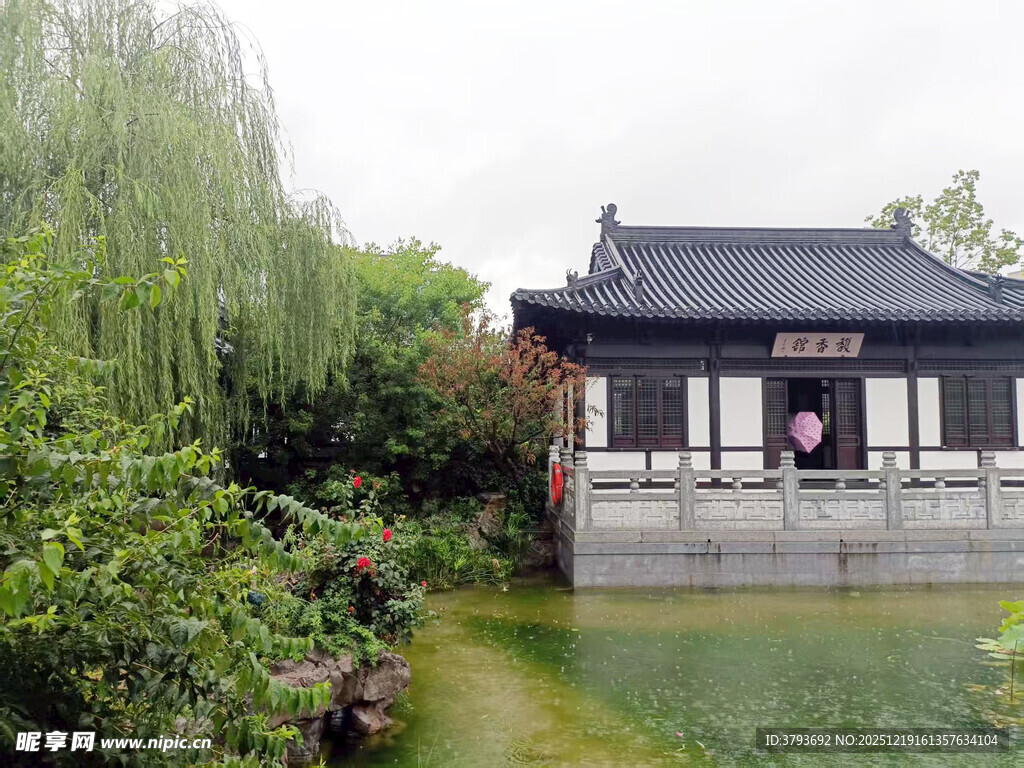 中式水边古建 清幽景致