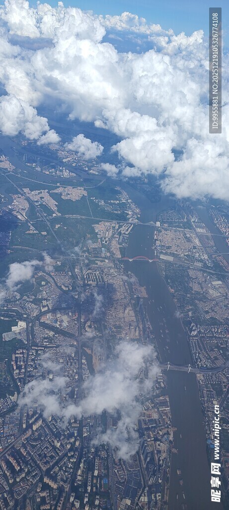 韩国首尔高空俯瞰城市与云海景观