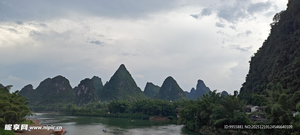 广西桂林阳朔漓江山水美景