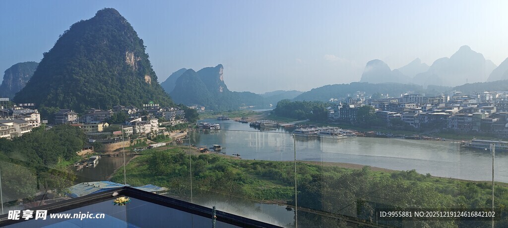 广西桂林阳朔漓江山水美景如画