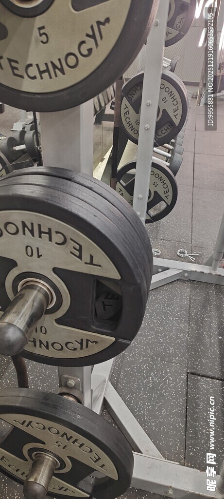 1健身房哑铃特写