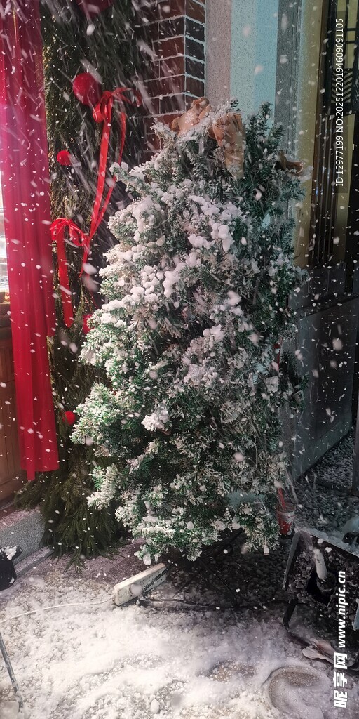 户外装饰的仿真圣诞树