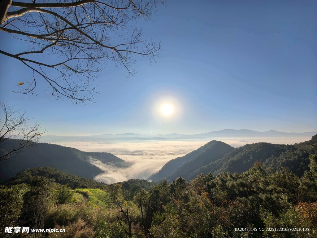 山间云海日出美景