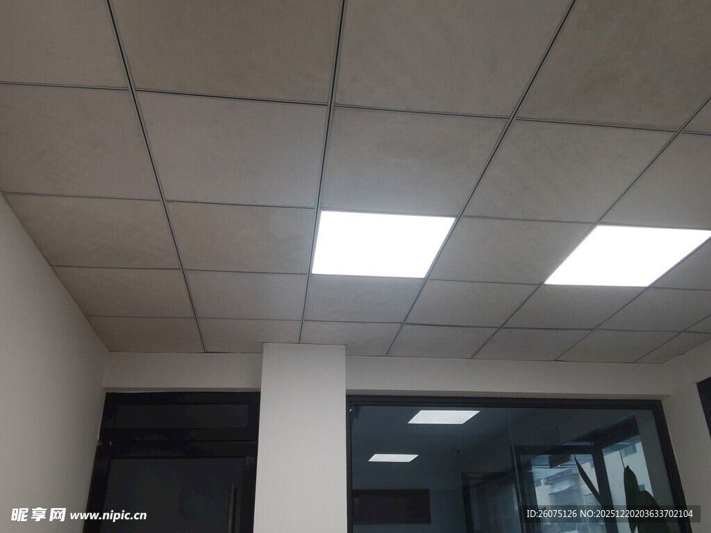 办公室天花板及照明场景