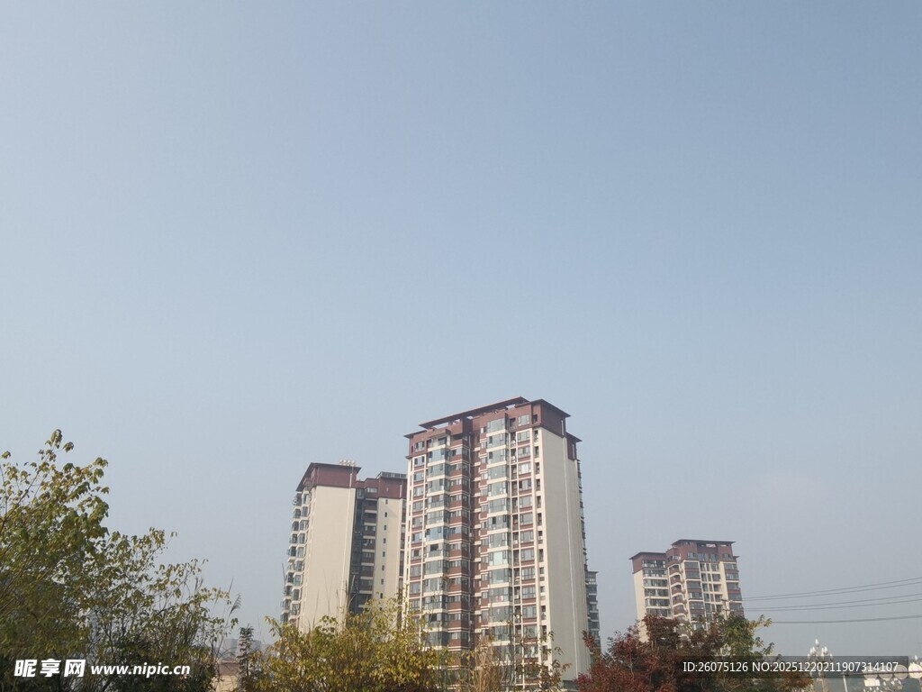 城市中的高层住宅楼