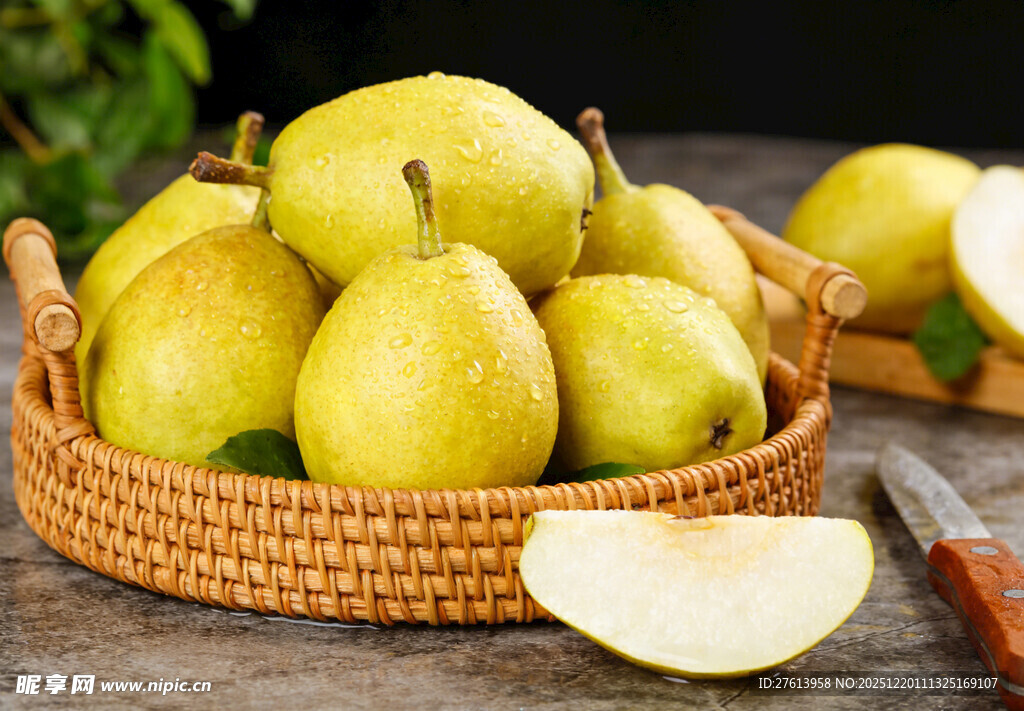 竹篮中的香梨