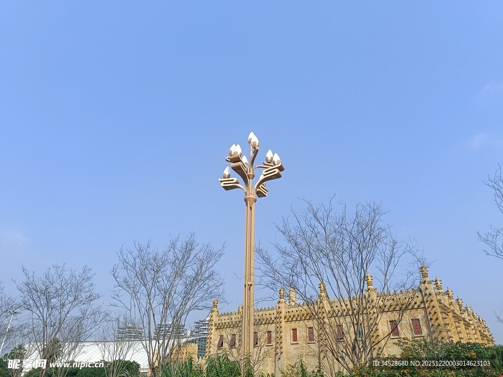 城市中独特造型的路灯建筑
