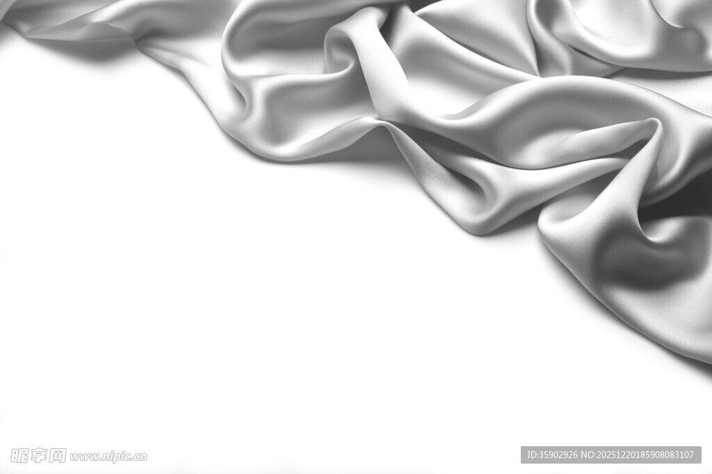 银色丝绸褶皱特写