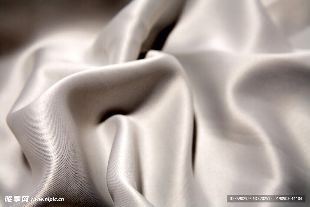 柔软丝滑的白色绸缎