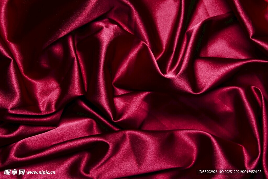 酒红色绸缎纹理特写