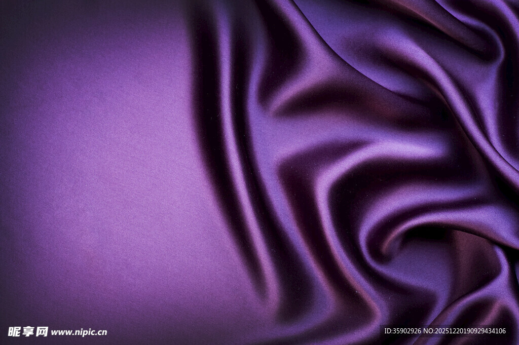 紫色绸缎纹理背景图