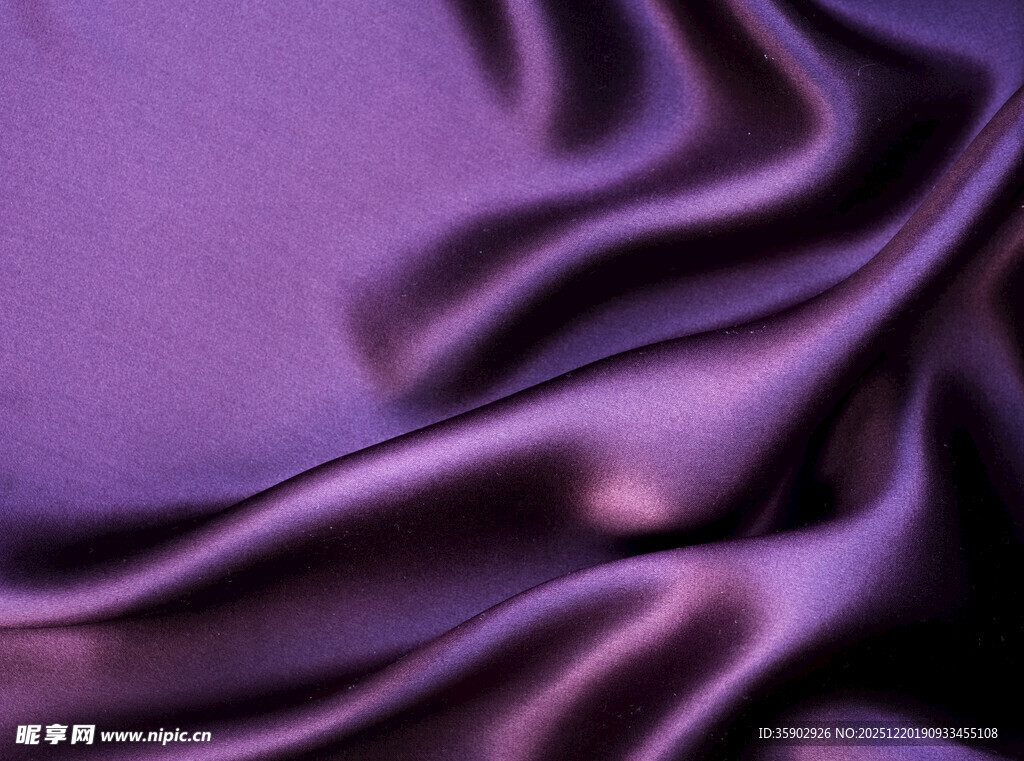 紫色绸缎纹理特写