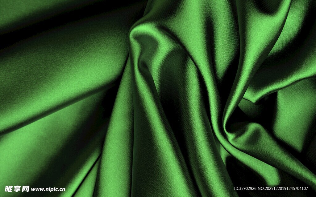 翠绿绸缎的细腻褶皱纹理