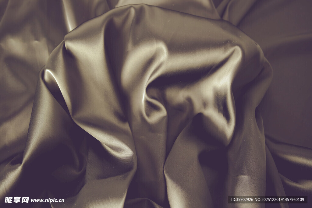 深褐色褶皱丝绸面料