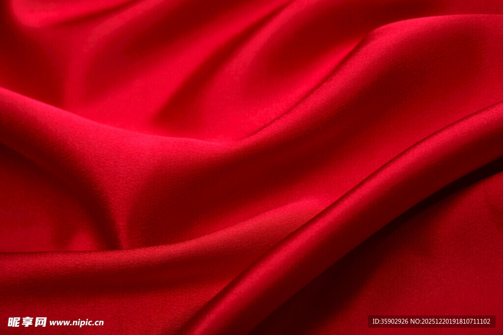 红色柔软绸缎面料特写