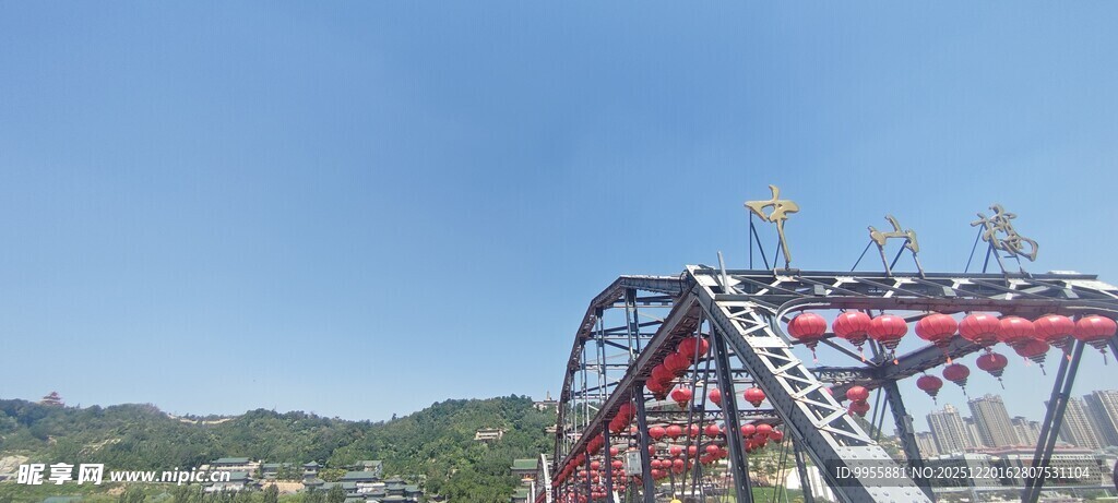 甘肃青海环刺激的户外大型过山车