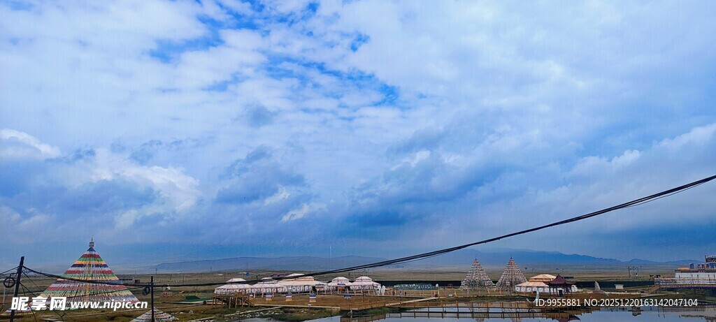 甘肃青海环蓝天白云下的开阔景致