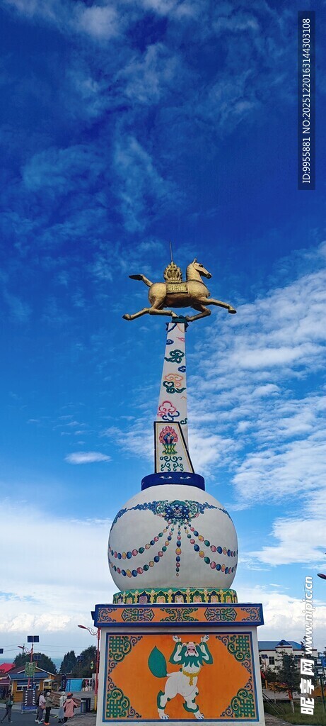 甘肃青海环线独特造型的地标建筑