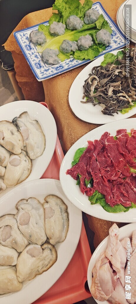 美食美味丰盛中式菜肴摆桌