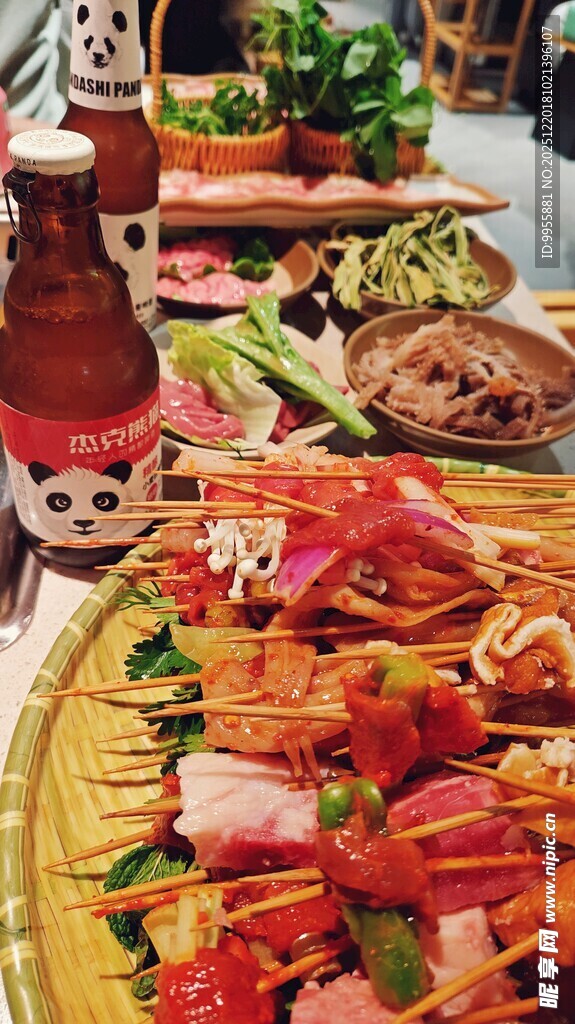 丰盛美食拼盘多样食材