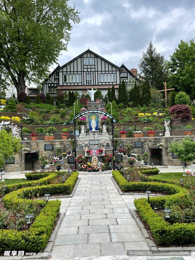 美丽精致的花园景观