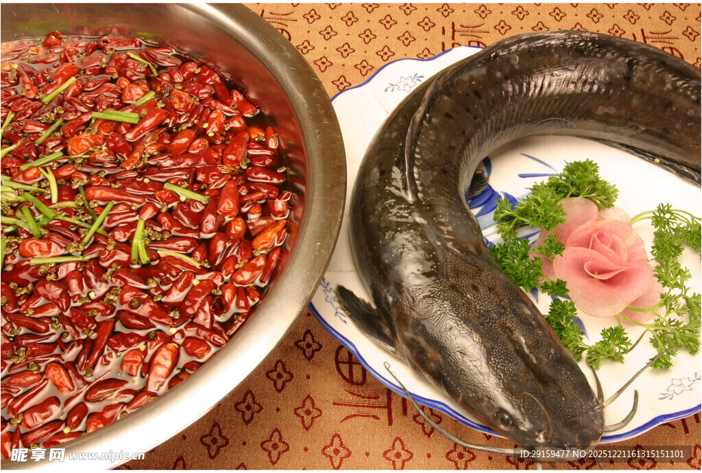 麻辣鱼锅与鲜鱼
