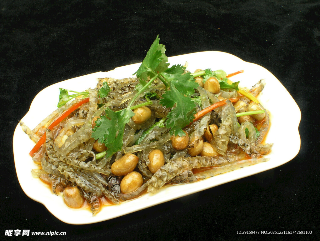 凉拌粉丝配花生蔬菜