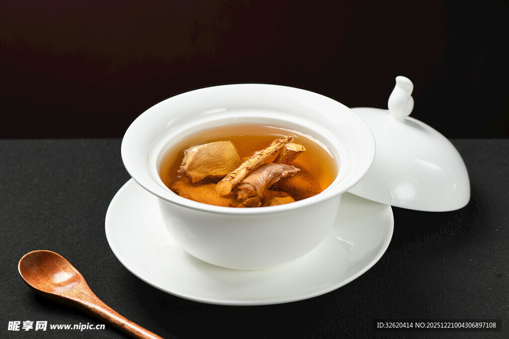 五指毛桃鸽子汤