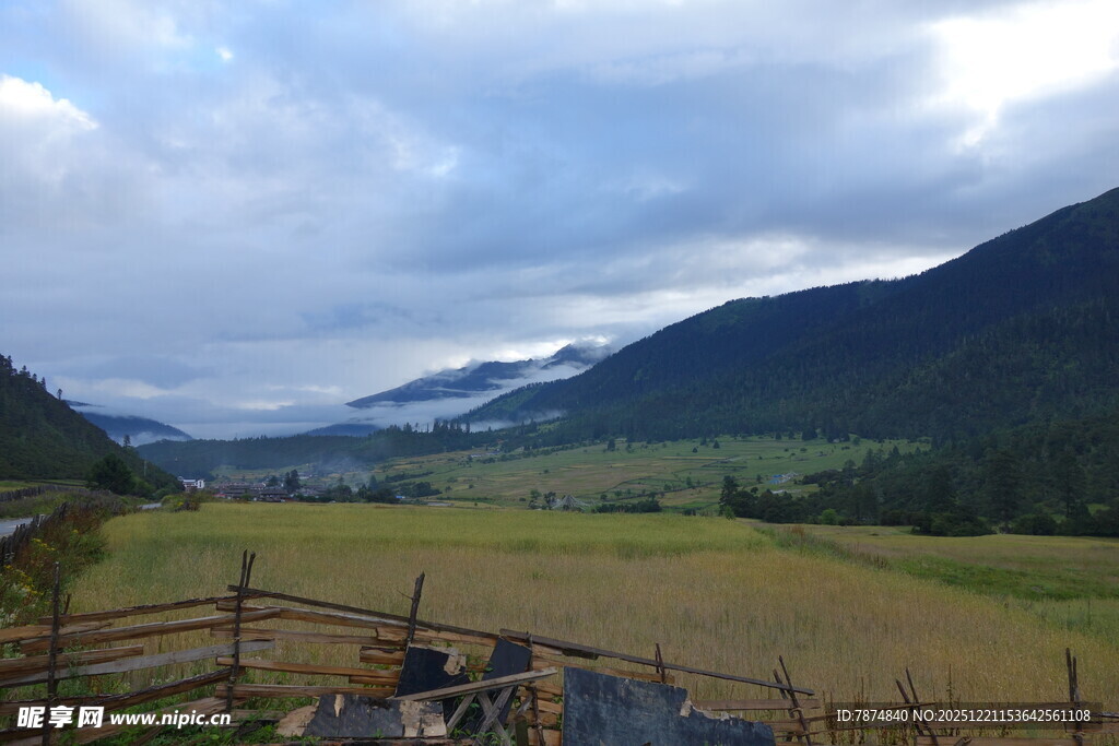 山间田野风景如画