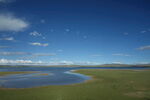 草原湖泊蓝天美景