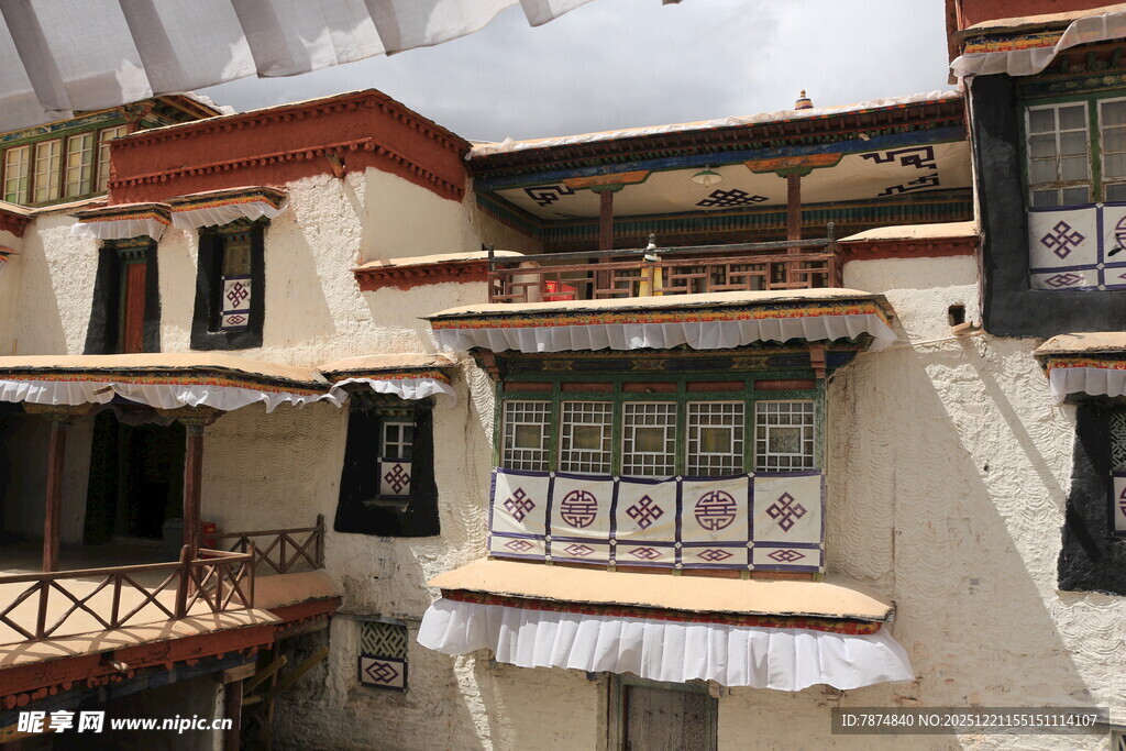 藏式建筑外观细节展示