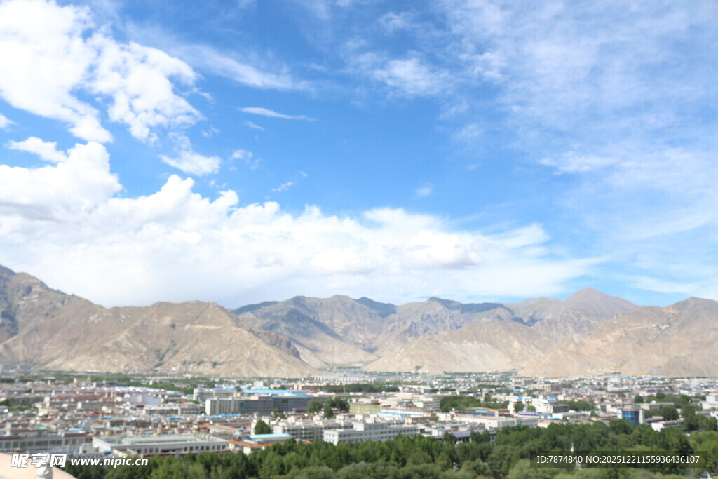 拉萨城市风光与远山美景