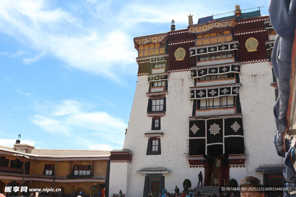 藏式风格建筑外观