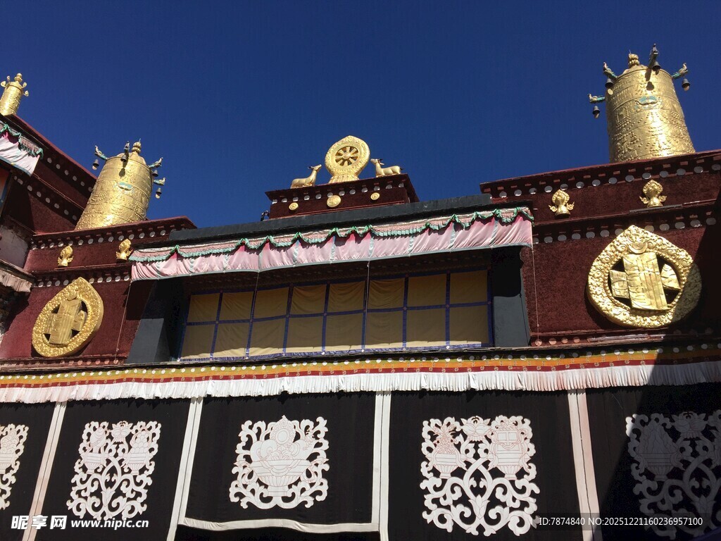 藏式建筑屋顶特写