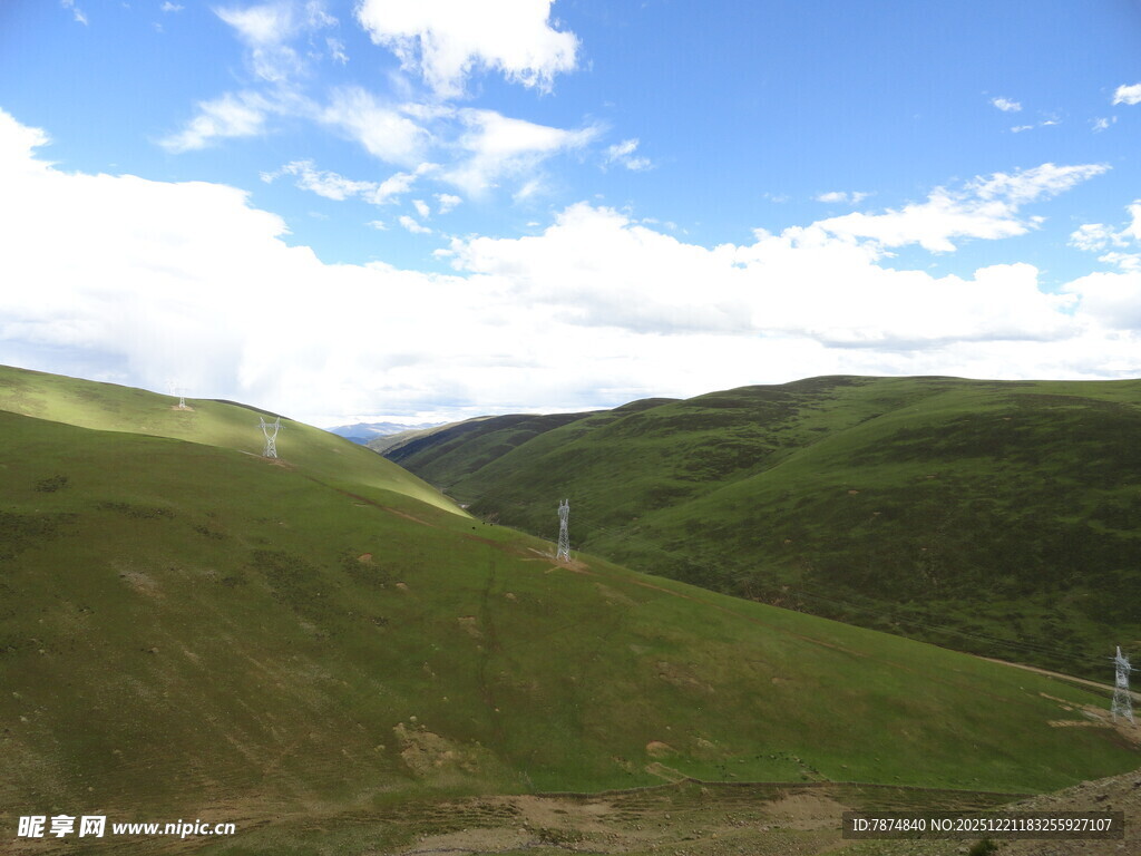 青山蓝天草原美景