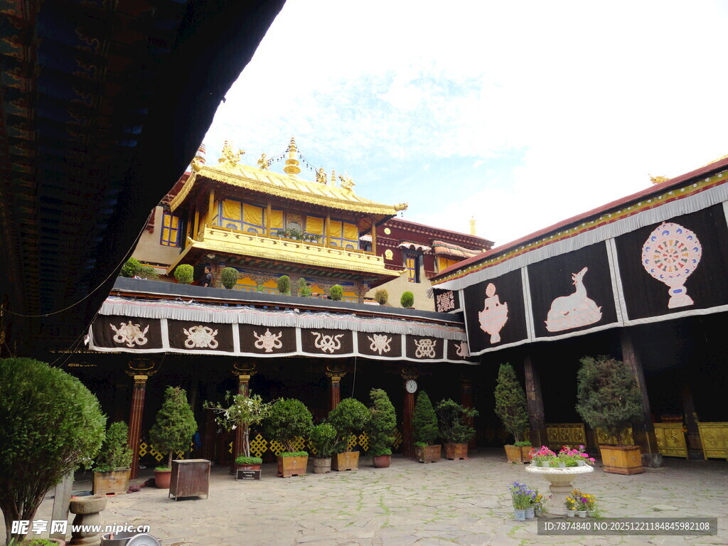 藏式寺院庭院景观