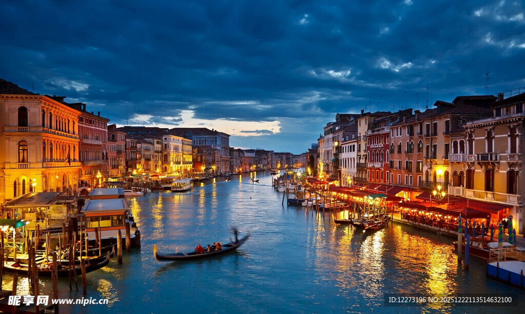 威尼斯水城夜景迷人风光