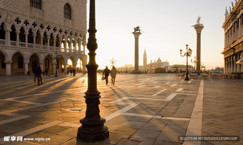 威尼斯广场的黄昏景色