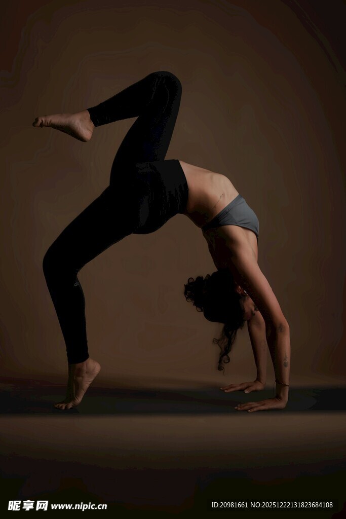 瑜伽 普拉提 健身美女