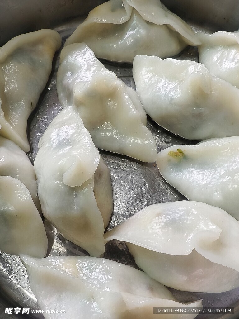 蒸笼里的美味饺子
