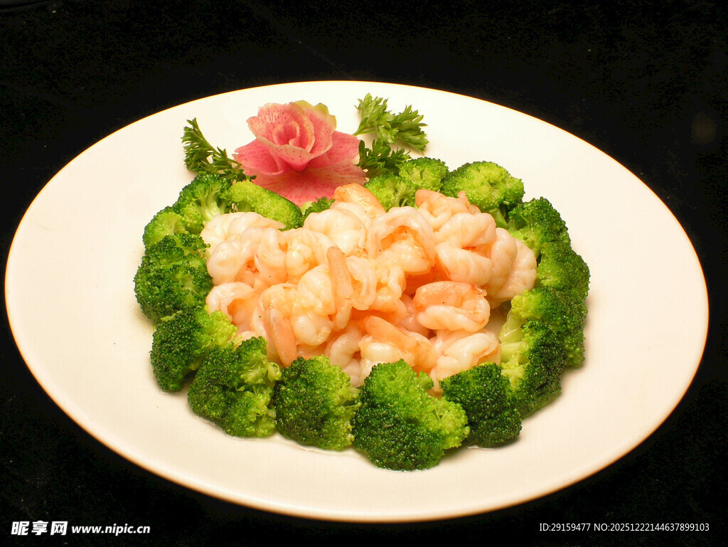 虾仁西兰花摆盘美食